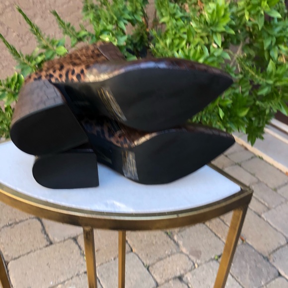 Jeffrey Campbell Bentlee Bootie Size 6. - Picture 12 of 13